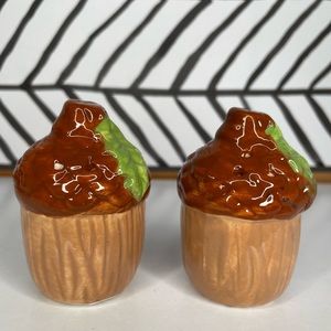 Vintage Acorn Shape Salt And Pepper Shakers